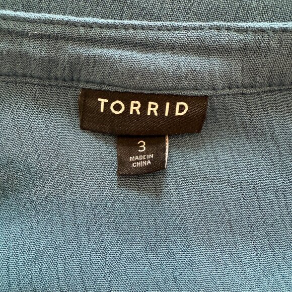 Torrid Crinkle Gauze Peasant Top Blouse Size 3X Blue Long Sleeve Button Front Up - Picture 3 of 7